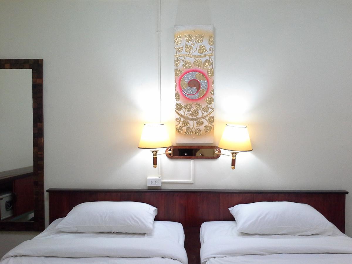 Bc Guesthouse Banglamphu Бангкок Экстерьер фото